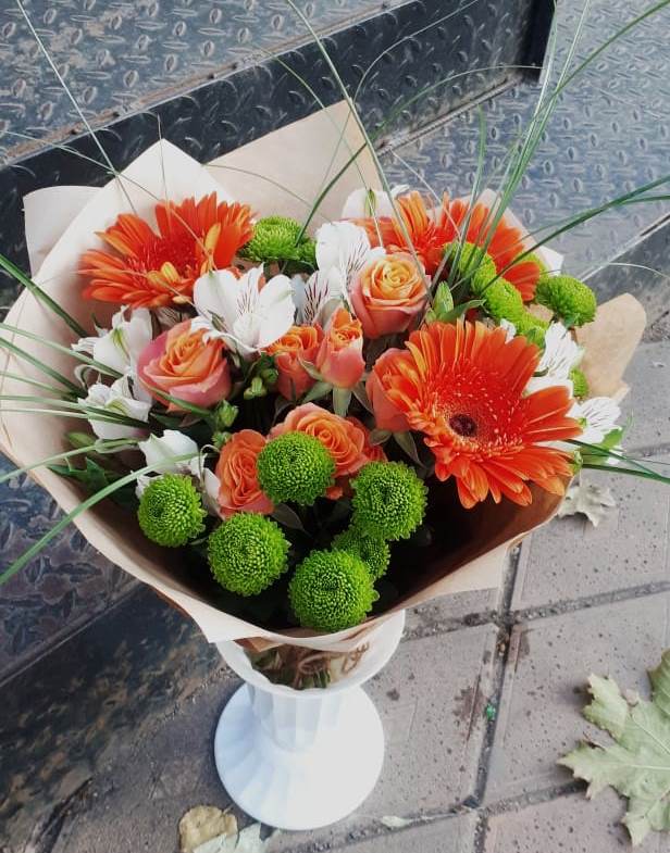 Букет цветов из: Герберы, Хризантемы, Альстромерии и Розы в Баракаевской