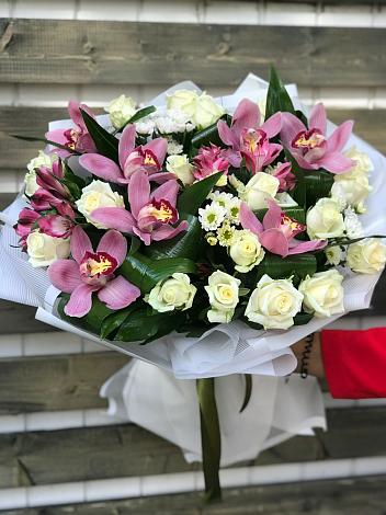 Букет цветов из: Розы и Хризантемы в Баракаевской