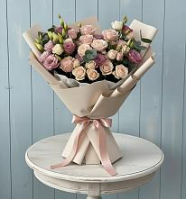 Букет цветов из:  Розы и Лизиантусы в Баракаевской