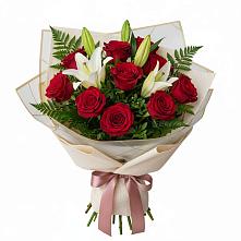 Букет цветов из:  Лилии и Розы в Баракаевской