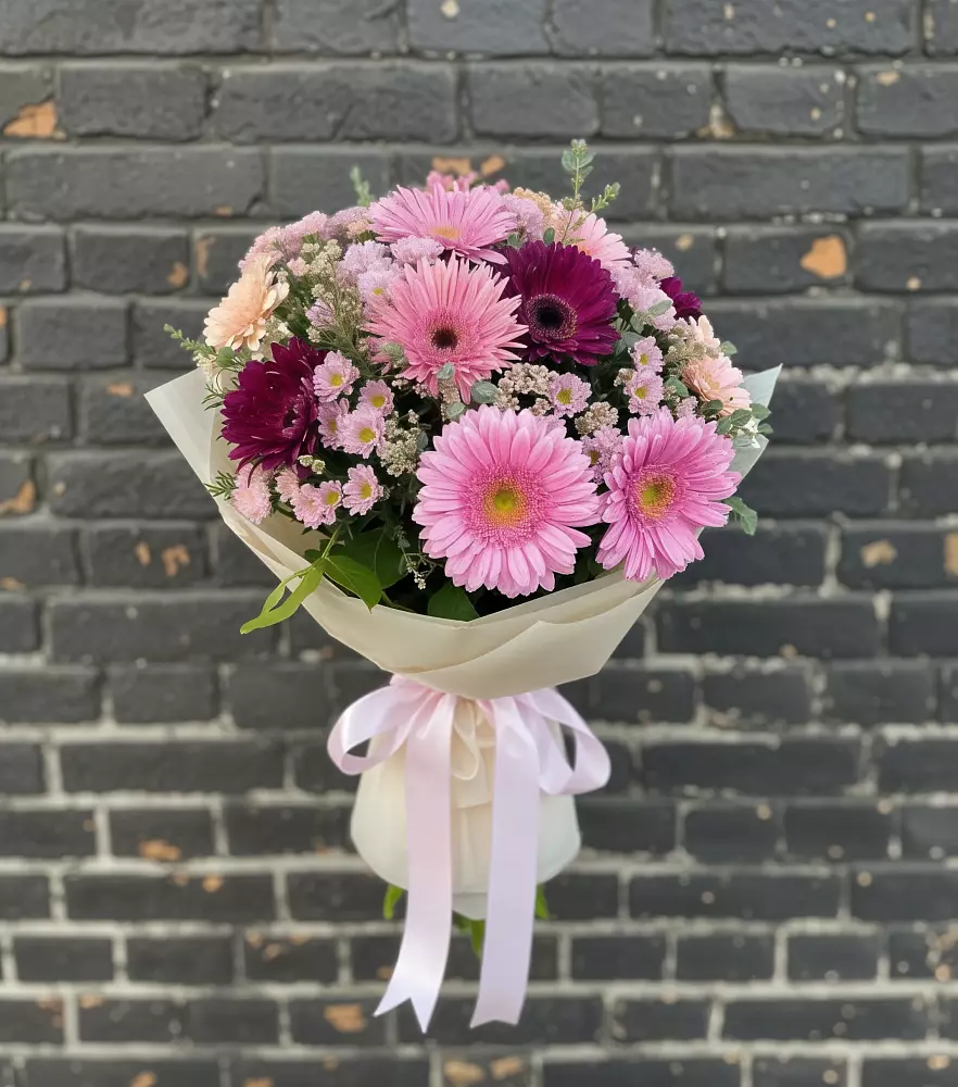 Букет цветов из: Герберы и Хризантемы в Баракаевской