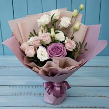 Букет цветов из:  Розы и Лизиантусы в Баракаевской