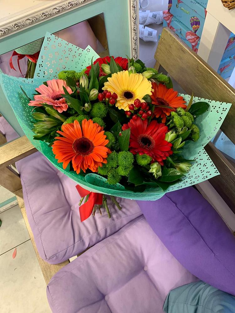 Букет цветов из: Герберы, Хризантемы и Альстромерии в Баракаевской