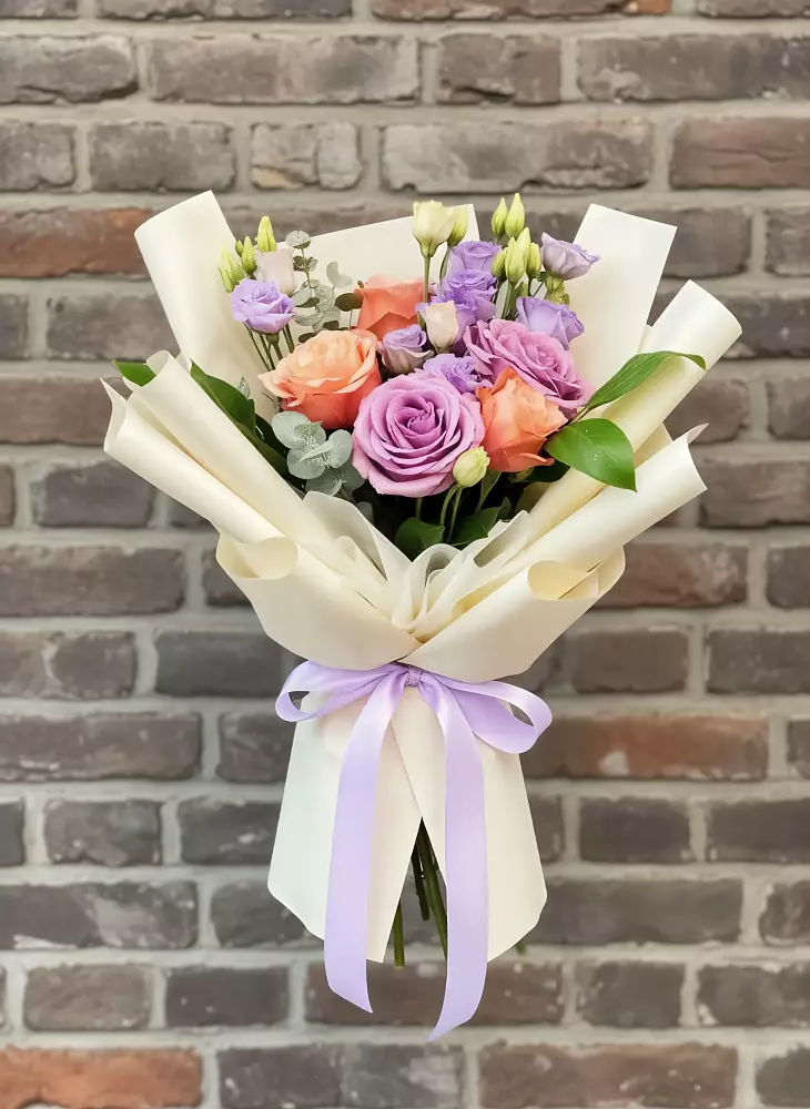 Букет цветов из: Лизиантусы и Розы в Баракаевской