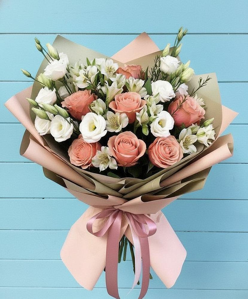 Букет цветов из: Розы, Альстромерии и Лизиантусы в Баракаевской