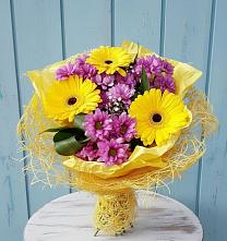 Букет цветов из:  Хризантемы и Герберы в Баракаевской