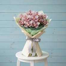 Букет цветов из:  Орхидеи и Розы в Баракаевской