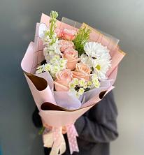 Букет цветов из:  Хризантемы и Розы в Баракаевской