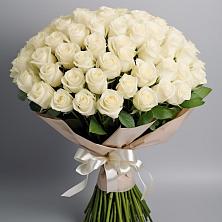 Букет 101 беля роза Белоснежка в Баракаевской