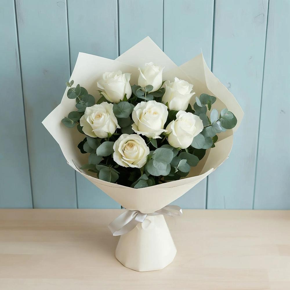 Букет Белые розы в Эвкалипте в Баракаевской