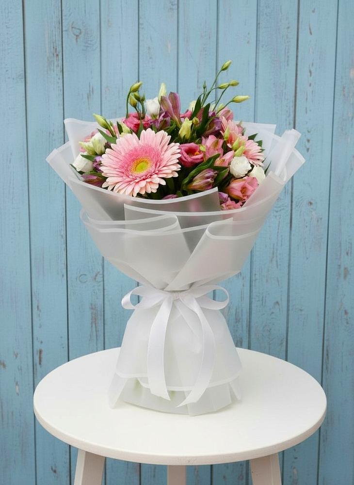 Букет цветов из: Герберы, Альстромерии и Лизиантусы в Баракаевской