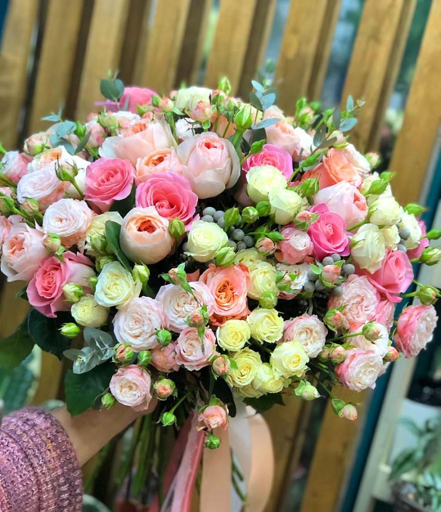 Букет цветов из: Розы в Баракаевской