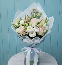 Букет цветов из:  Розы и Лизиантусы в Баракаевской