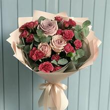 Букет цветов из:  Гвоздики и Розы в Баракаевской