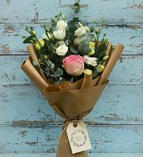Букет цветов из:  Розы и Лизиантусы в Баракаевской