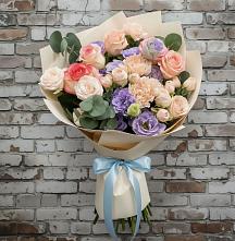 Букет цветов из:  Розы, Лизиантусы и Гвоздики в Баракаевской