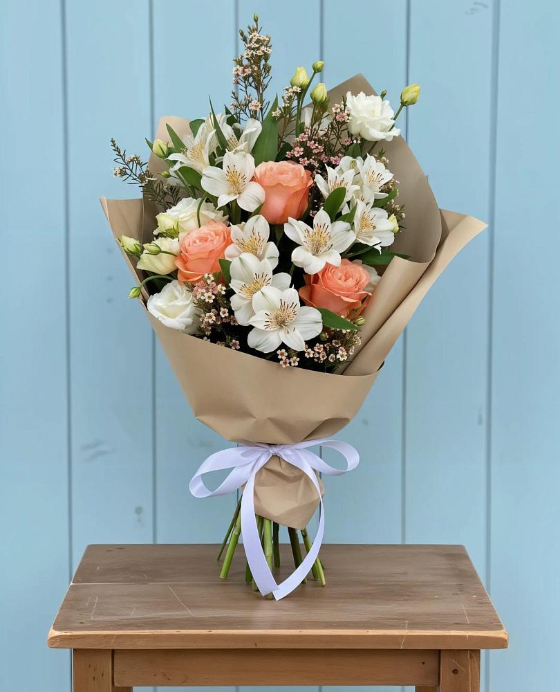 Букет цветов из: Альстромерии, Лизиантусы, Розы и Хризантемы в Баракаевской