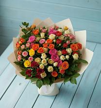 Букет Микс из разноцветных кустовых роз в Баракаевской